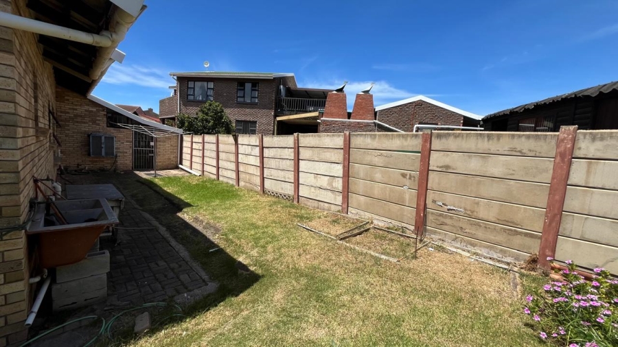 3 Bedroom Property for Sale in Wavecrest Eastern Cape